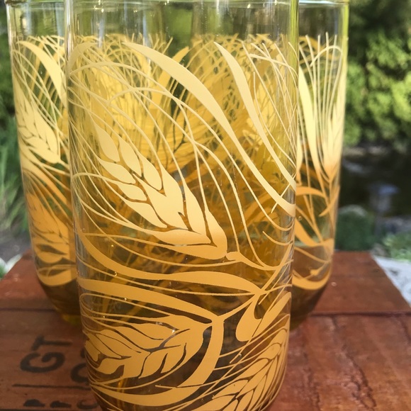 Vintage Anchor Hocking Golden Wheat pitcher set. - Picture 13 of 16